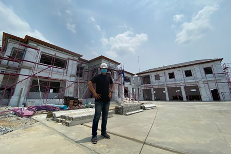 Residential House Size 2,500 sq m.